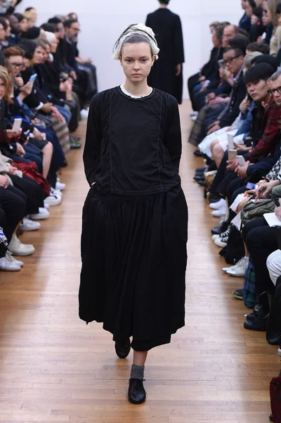 Look 16